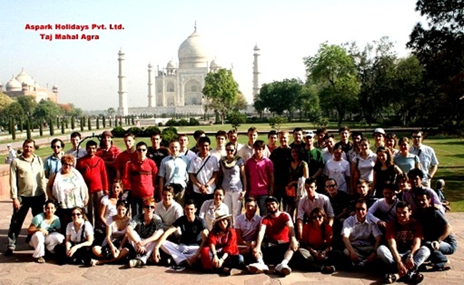 Free Tourist Guide For Agra Tour